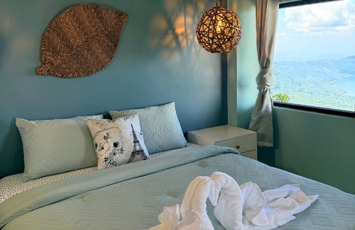 Coatepeque Hotel | Lake View House Cerro Verde