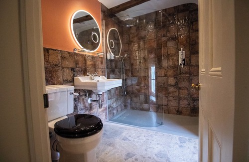 Llangadog Casa | Y Castell