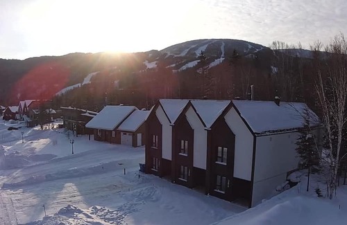 L'Anse-Saint-Jean Chalet De Esquí | Scandinavian chalet in the alpine village of Mont Édouard-Magnificent new construction