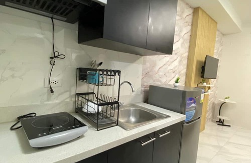 Guadalupe Condominio | Cozy condo with WiFi, AC, fitness room in charming Cebu City