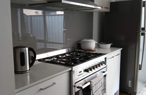 Cranbourne North Apartamento | 3 rooms Prime location property 50% discount on all the bookings