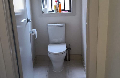 Cranbourne North Apartamento | 3 rooms Prime location property 50% discount on all the bookings