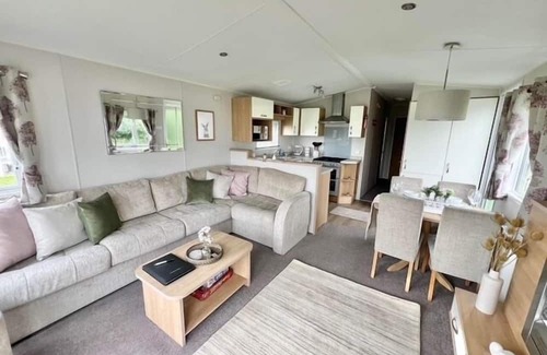 Mablethorpe Cabina | 3bed-8Berth- Hot Tub-Mablethorpe-Pet Friendly-Wifi