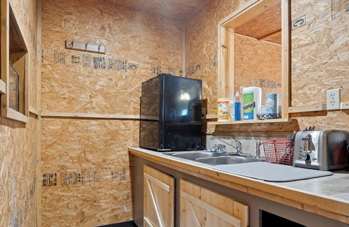 Mead Cabina | Lakeridge Lodge: Spacious Retreat for Celebrations, Groups & Gatherings