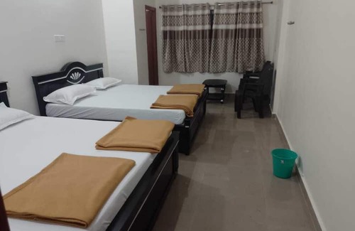 Udupi Cabina | UDUPI YATHRINIVAS