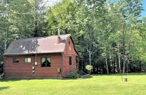 New Milford Cabina | Charming cabin with WiFi in New Milford