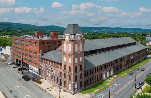 Scranton Casa | "The Office" on Walnut St.-Downtown Scranton