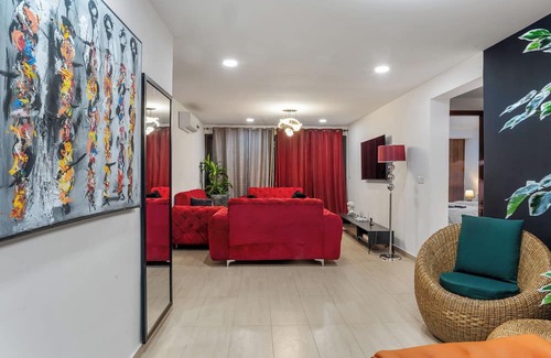 Cocody Apartamento | Stylish & Modern 2 BR apartment near Angré Nouveau Chu. Perfect for groups of 4!
