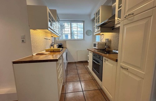 Filothei-Psychiko Apartamento | 15 mins from Athens Acropolis. GALA House in Psychiko the safest area in Athens