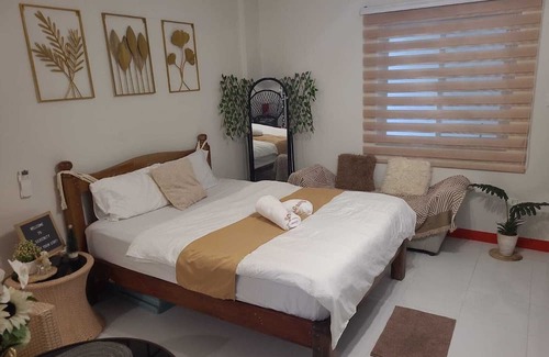 Lipa Casa | Serenity Home with Indoor Jacuzzi