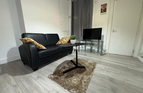 Croham Casa | South Croydon - Sleeps 4 - Garden - 85WalkingScore