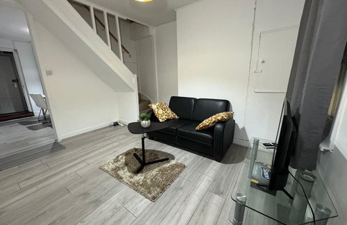 Croham Casa | South Croydon - Sleeps 4 - Garden - 85WalkingScore