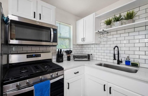 Wichita Falls Casa | COZY ALL-AMERICAN BUNGALOW
