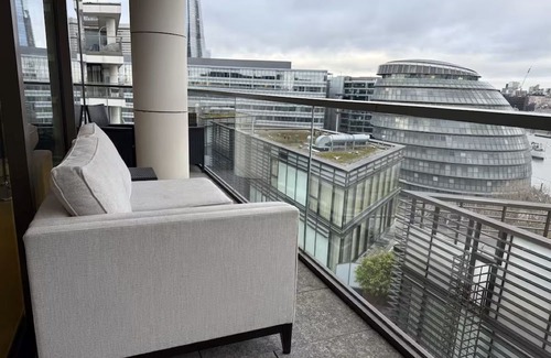 Riverside Apartamento | Large Nice Direct Views Tower Bridge Sleeps 8