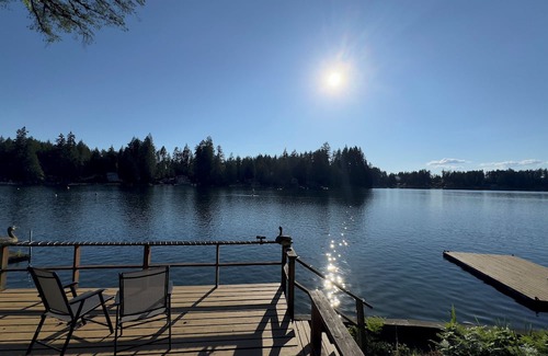 Shelton Cabina | Cozy 2-bedroom lakefront cabin with tranquil views