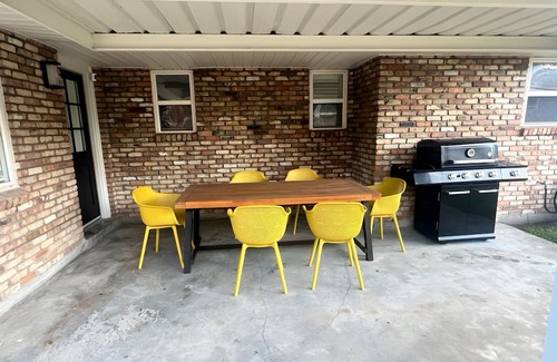 Metairie Casa | 3bd 2bath house in Metairie - 15 minute drive to Superdome and Bourbon Street