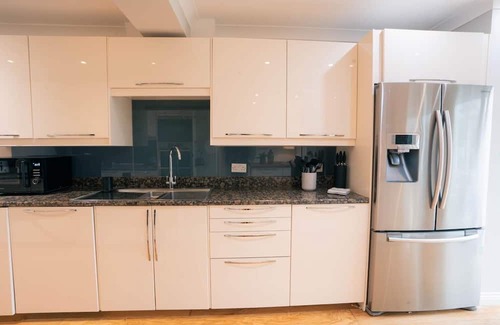 York Casa | Kick back and relax in this spacious 4-Bedroom Home near York Wildlife Reserve