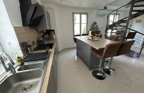 Vaux-sur-Seine Cabaña | Gite Évecquemont, 4 bedrooms, 8 persons