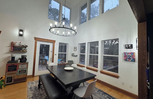 Tallahassee Casa | Spacious 4-bedroom house with WiFi, AC in fantastic Tallahassee