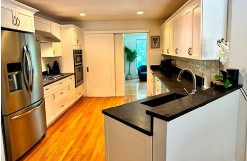 Oak Bluffs Casa | Charming 4 Bedroom Heated Pool Outdoor Dining w/Sound System in Oak Bluffs