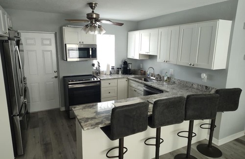 Apollo Beach Casa | Charming 2/1 in the Heart of Apollo Beach.