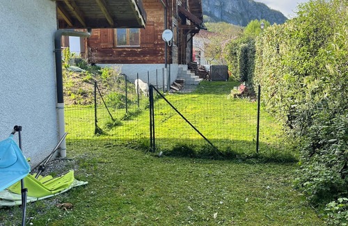 Chaparon Chalet De Esquí | Between lake and mountains Chalet 136 m2 + maisonnette 36 m2/ swimming pool / jacuzzi