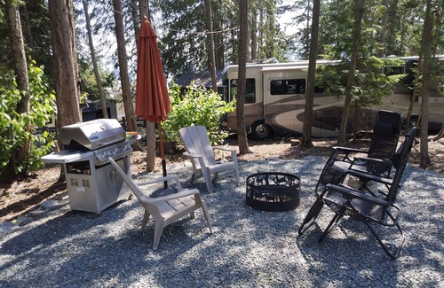 Celista Casa | Camping at Celista Bay on the scenic shores of Shuswap Lake!
