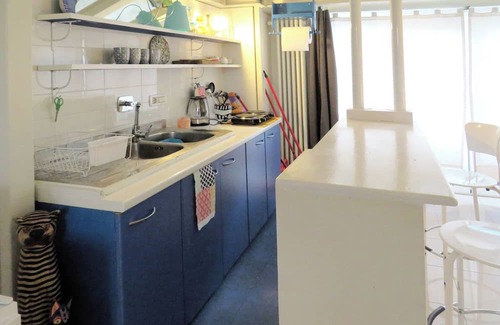 Barriera di Milano Apartamento | Very bright open space apartment with entire glass wall