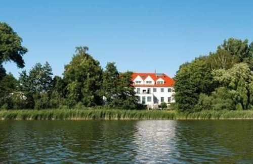 Behren-Luebchin Apartamento | Vacation home Duckwitz 1 - Vacation at Duckwitz Castle