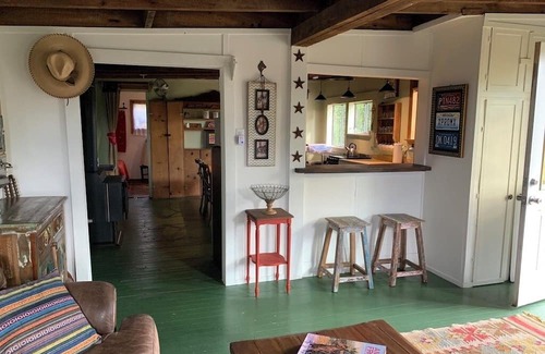 Julian Cabina | Cozy Rustic Cowboy Cabin Pet Friendly only 1 Mile from Village