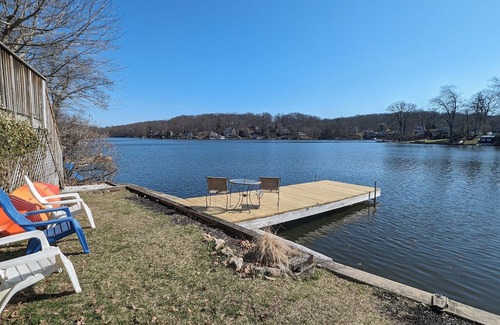 Hopatcong Casa | Peaceful Lakefront Home in no-wake zone