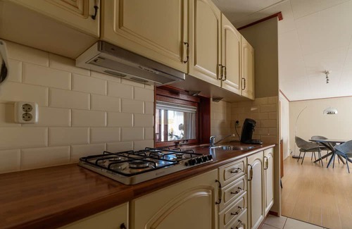 Erm Chalet De Esquí | Drents Genieten in Grasheide: with private jacuzzi and infrared sauna.