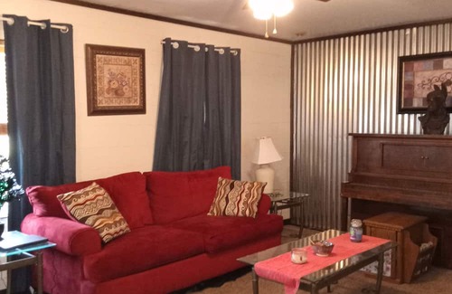 Ragley Casa | Charming 3/2-BR house with wheelchair ramp, WiFi and tanning bed in Longville