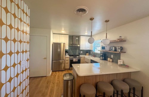 Abilene Casa | Mid-Mod Marvel - A 3 Bed/2 Bath Mid-century Home in SW Abilene