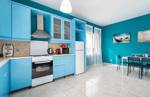 Theologos Apartamento | Apartment 'Bella's House' with Mountain View, Wi-Fi and Air Conditioning