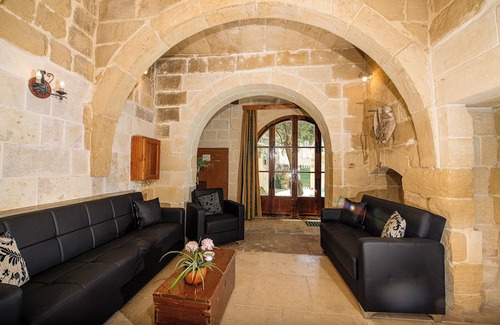 Santa Lucija Otro | L-Ghorfa Taz-Zebbuga Farmhouse