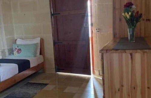 Santa Lucija Otro | L-Ghorfa Taz-Zebbuga Farmhouse