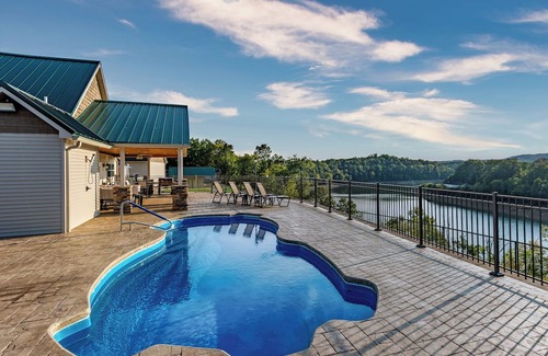 Burnside Casa | 4-bedroom house in welcoming Burnside with AC, WiFi. Enjoy your stay