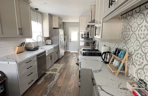 Charter Oak Casa | Charming house in pleasant Glendora with WiFi and AC