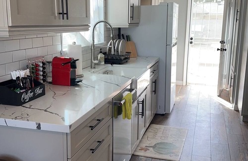 Charter Oak Casa | Charming house in pleasant Glendora with WiFi and AC