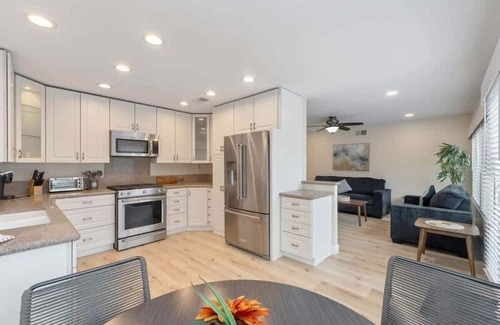 Huntington Beach Casa | Serenity Haven in Huntington- Beach vibe & pool