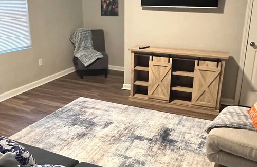 Collierville Casa | Collierville Cutie! Charming 3-bedroom /3 bath house, sleeps up to 9, spacious