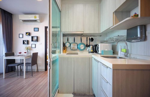 Hai Ya Condominio | Charming City and Mountain View Condo