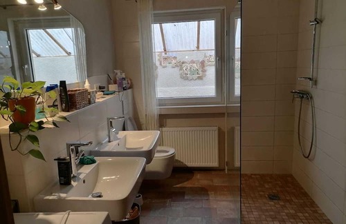 Marburg Apartamento | Marburg Apartment relaxed Erwin in a quiet location on the edge of the forest with balcony