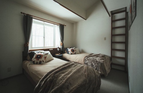 Shinano Cabina | Welcome to Shofusha Lodge! Myoko and Madarao Tangrams new Happy Place!