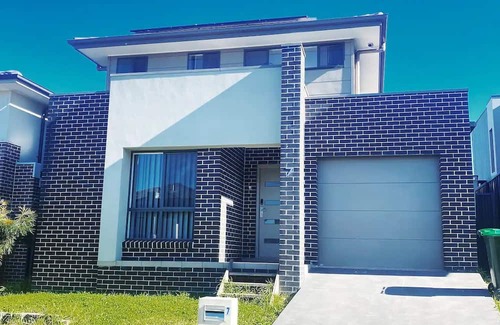 Kellyville Casa | Kellyville Adorable 5 Br Home near Parks & Shops