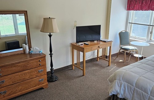 Valley Forge Casa | Cozy 1-bedroom hotel with WiFi, AC in charming Phoenixville