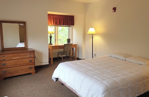 Valley Forge Casa | Cozy 1-bedroom hotel with WiFi, AC in charming Phoenixville