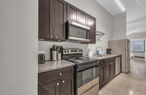 Waldron Casa | Lovely 1bedroom/1bath Apartment in Kansas Free WiFi Parking near Airport