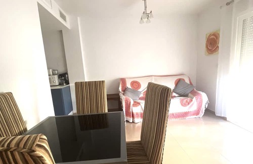 Puerto de Mazarron Apartamento | Accessible apartment 50 metres to beach ,large communal pool, sea view balcony